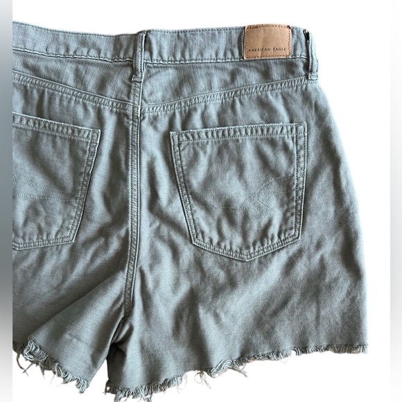 American Eagle Distressed Highest Rise Mom Short Light Olive Green Size 8 - Picture 8 of 10